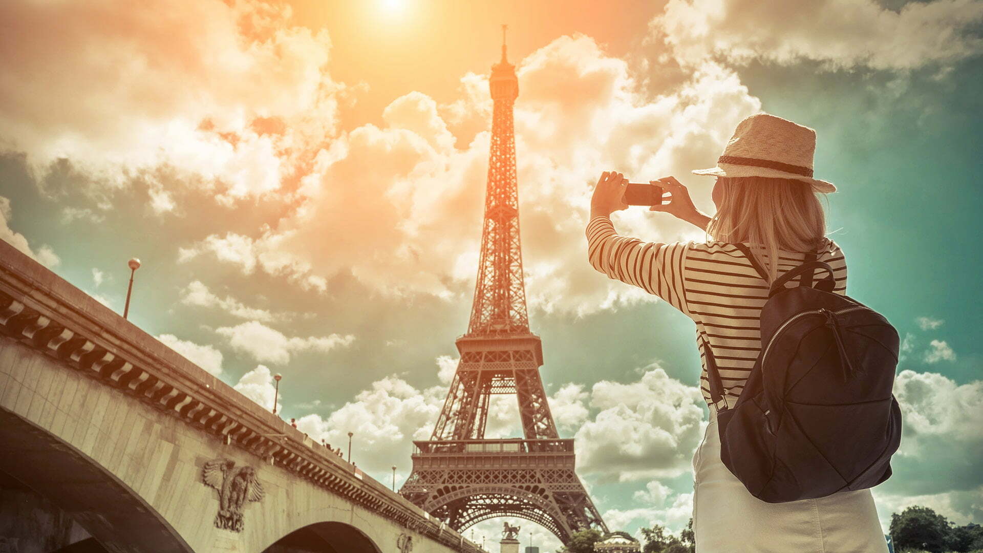 Capture Pro-Level Travel Photos And Video With These Summer Shooting Tips