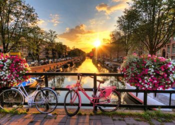 Top 6 Reasons to Visit Amsterdam