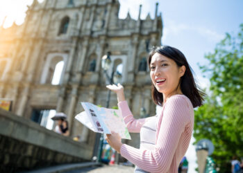 The 10 Best Travel Guides For People Who Want to See the World