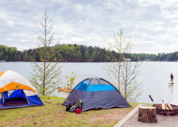 Lake Camping – The Ultimate Backpacking Tip to Beat the Summer Heat